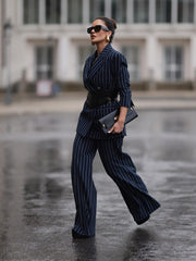 Gestreifter Blazer & hohe Taillen Hosen