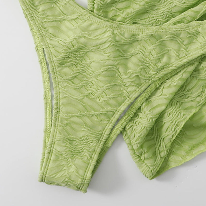 Three-piece bikini with details