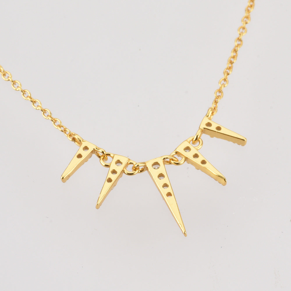 Halskette mit konischem Diamant
