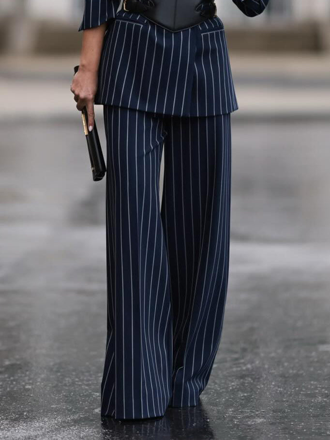 Gestreifter Blazer & hohe Taillen Hosen