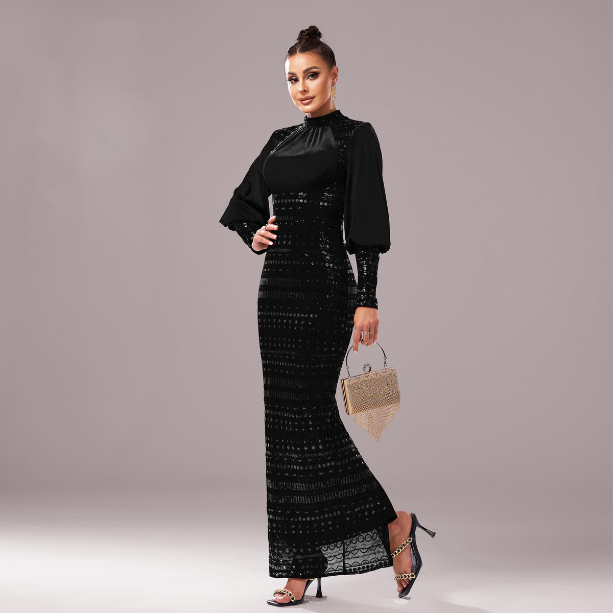 Langärmliges Abendkleid mit Rundhalsausschnitt und Pailletten