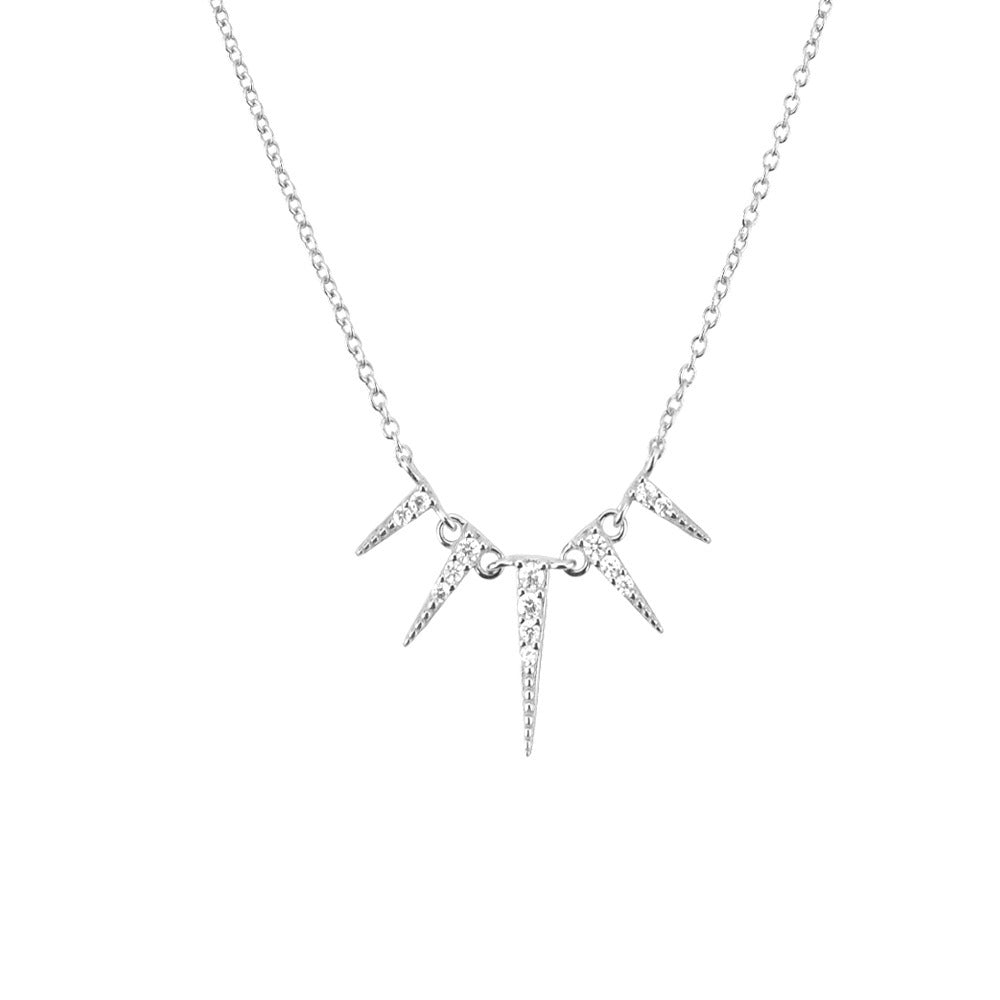 Halskette mit konischem Diamant