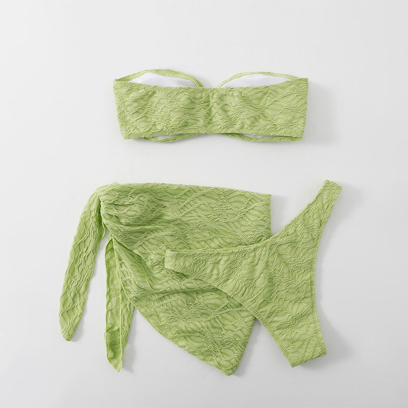 Three-piece bikini with details