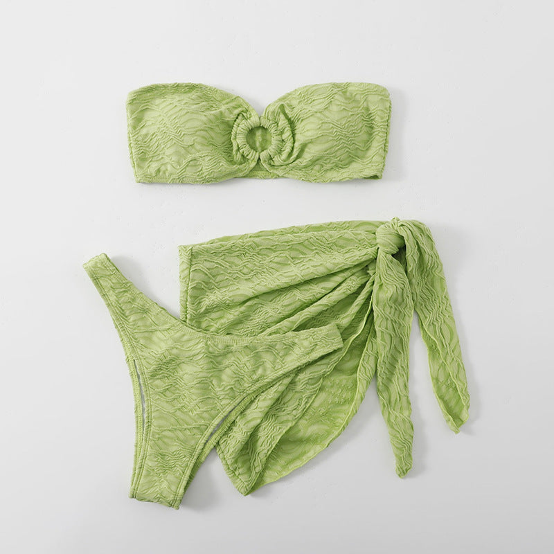 Three-piece bikini with details