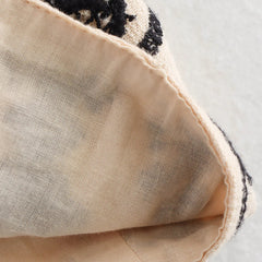 Bestickter Rock mit Neckholder Oberteil