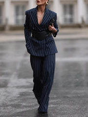 Gestreifter Blazer & hohe Taillen Hosen