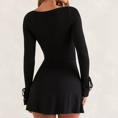 Ins-Kleid mit langen Ärmeln,