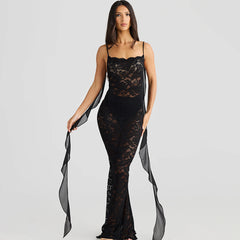 Enges Spitzen Kleid