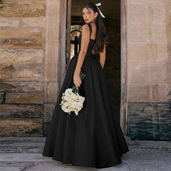 Einfarbiges weites Kleid