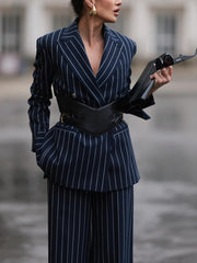 Gestreifter Blazer & hohe Taillen Hosen