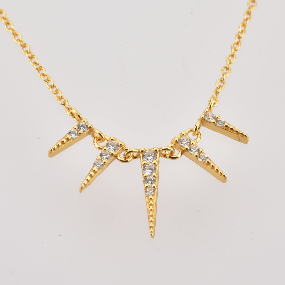 Halskette mit konischem Diamant
