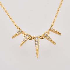 Halskette mit konischem Diamant