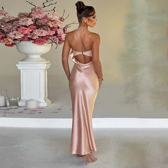 Verführerisches Wickelkleid mit Rückendekolleté