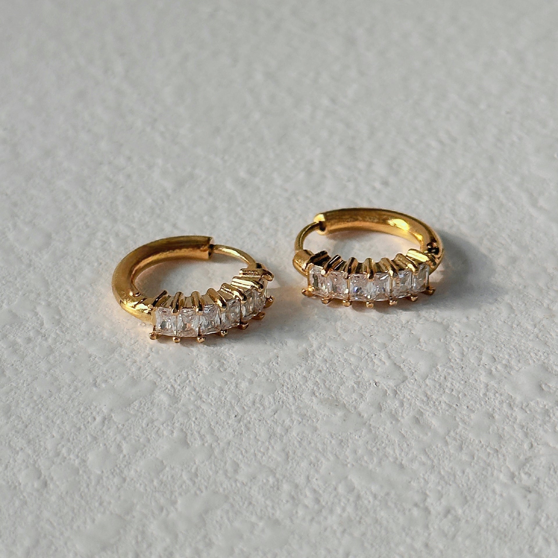 Titanium steel minimalist small zircon earrings