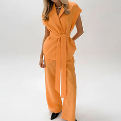 Orangener Zweiteiler